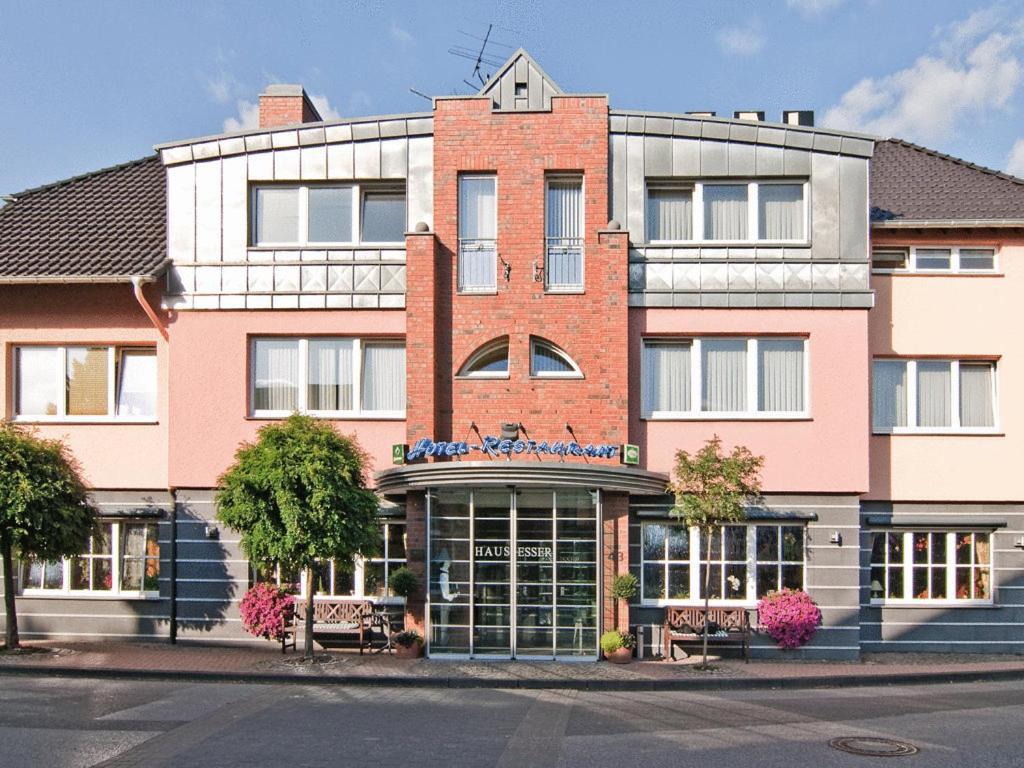 Hotel Restaurant Esser 3*